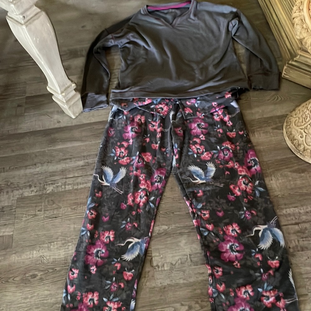 Cuddl Duds Comfort Wear size Medium